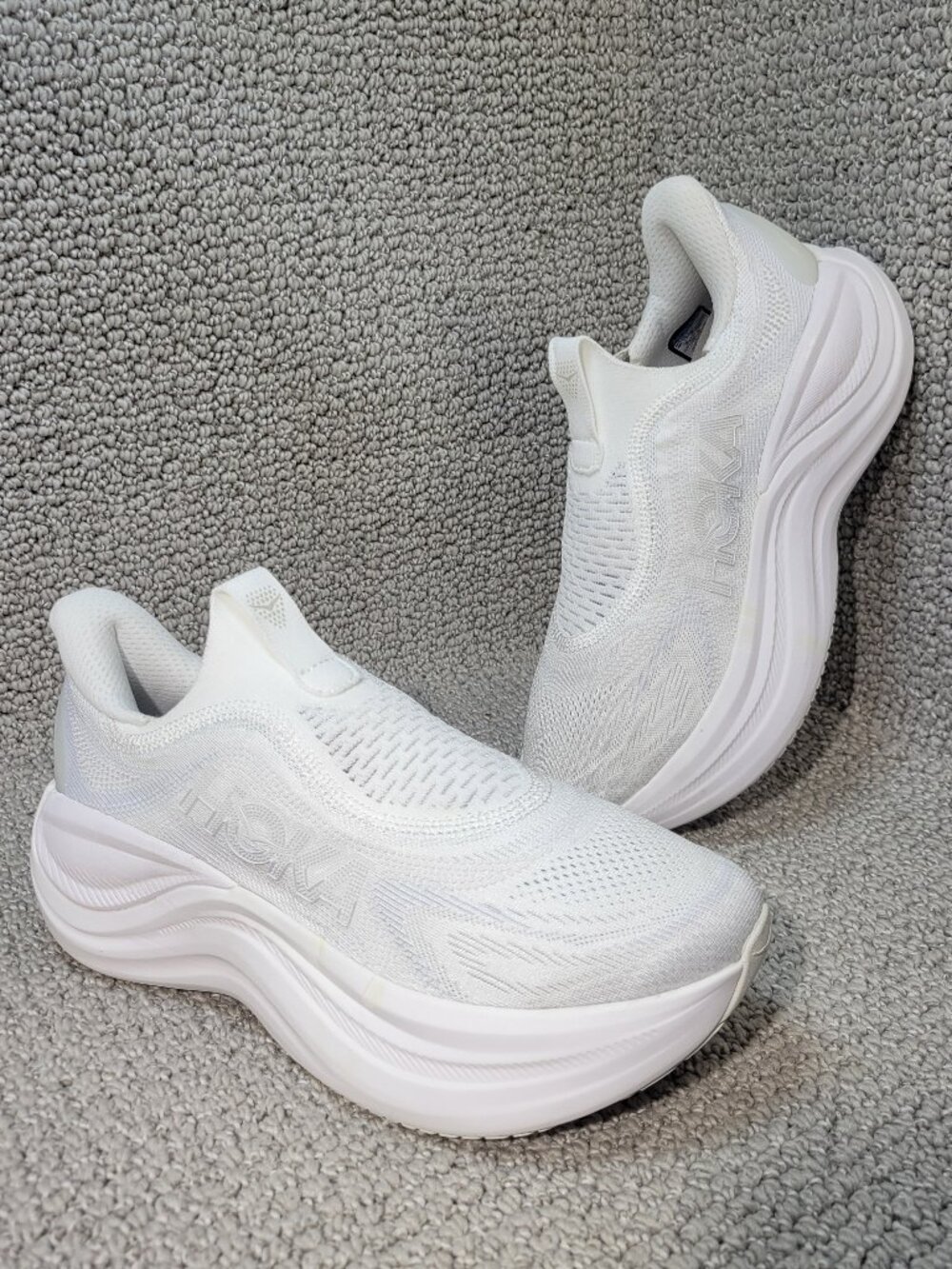 Hoka One One Skyward Laceless Men's Size 8.5D White Slip-on Sneakers 1168876